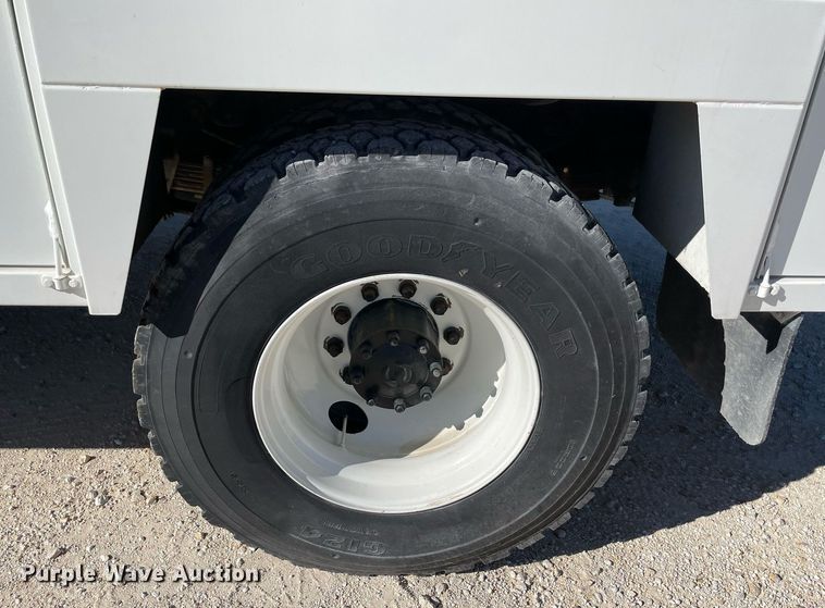 image for item NA9669 1987 Ford F8000  utility / service truck