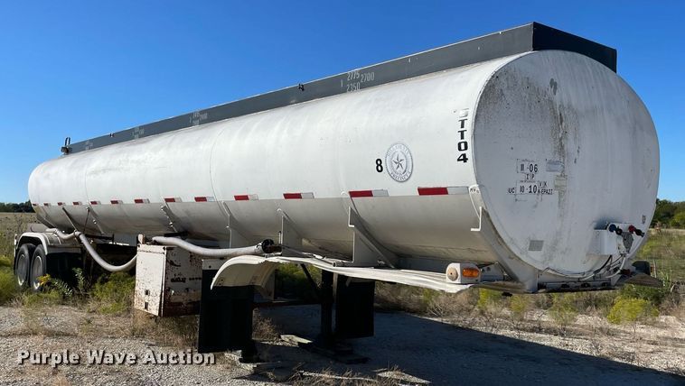 image for item NA9670 1977 Fruehauf TAG-F2-ESF  tank trailer