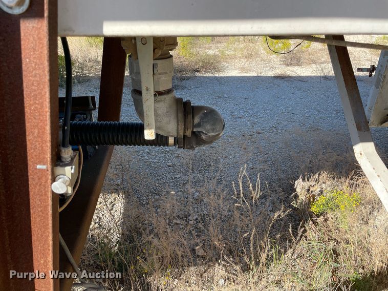 image for item NA9670 1977 Fruehauf TAG-F2-ESF  tank trailer