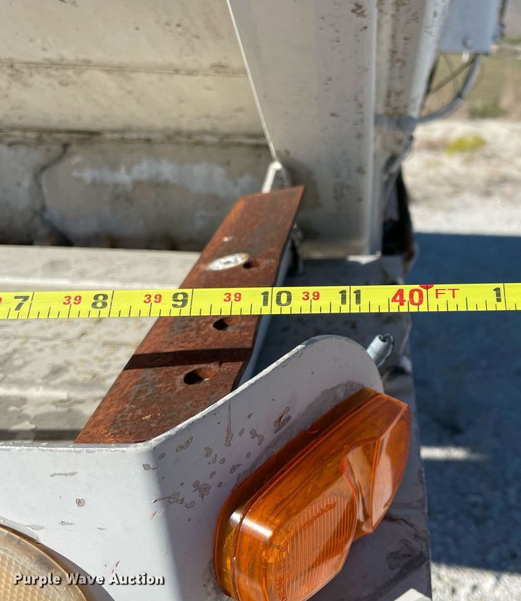 image for item NA9670 1977 Fruehauf TAG-F2-ESF  tank trailer