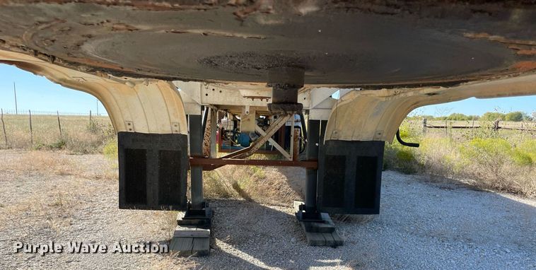 image for item NA9670 1977 Fruehauf TAG-F2-ESF  tank trailer