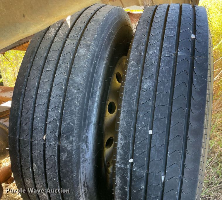 image for item NA9670 1977 Fruehauf TAG-F2-ESF  tank trailer