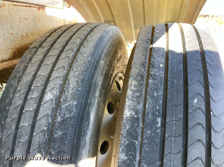 image for item NA9670 1977 Fruehauf TAG-F2-ESF  tank trailer