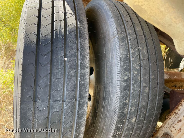 image for item NA9670 1977 Fruehauf TAG-F2-ESF  tank trailer