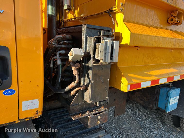 image for item NI9047 2010 International WorkStar 7400  dump truck