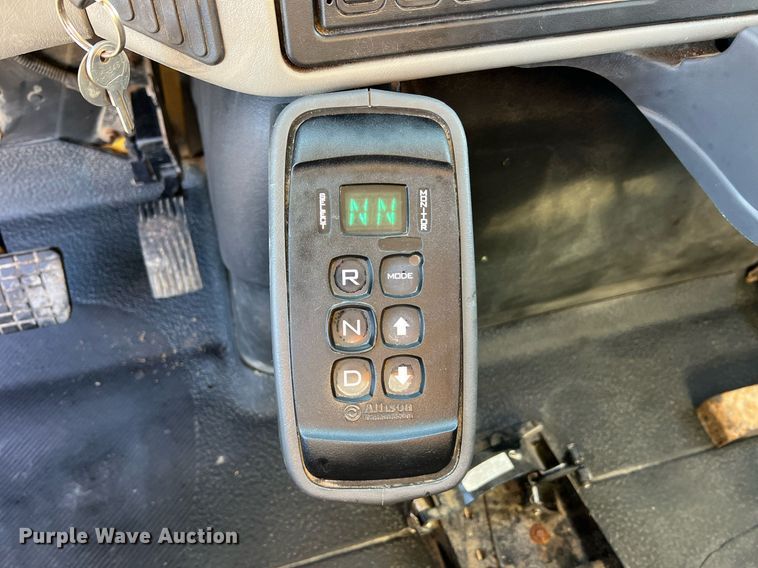 image for item NI9047 2010 International WorkStar 7400  dump truck