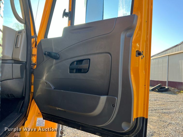 image for item NI9047 2010 International WorkStar 7400  dump truck