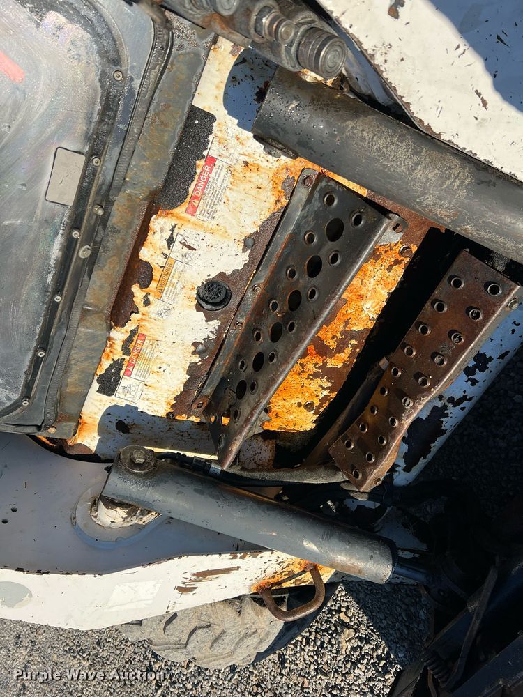 image for item NI9082 2008 Bobcat S300  skid steer loader