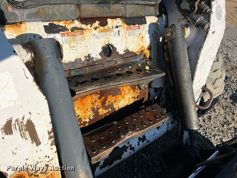 image for item NI9082 2008 Bobcat S300  skid steer loader