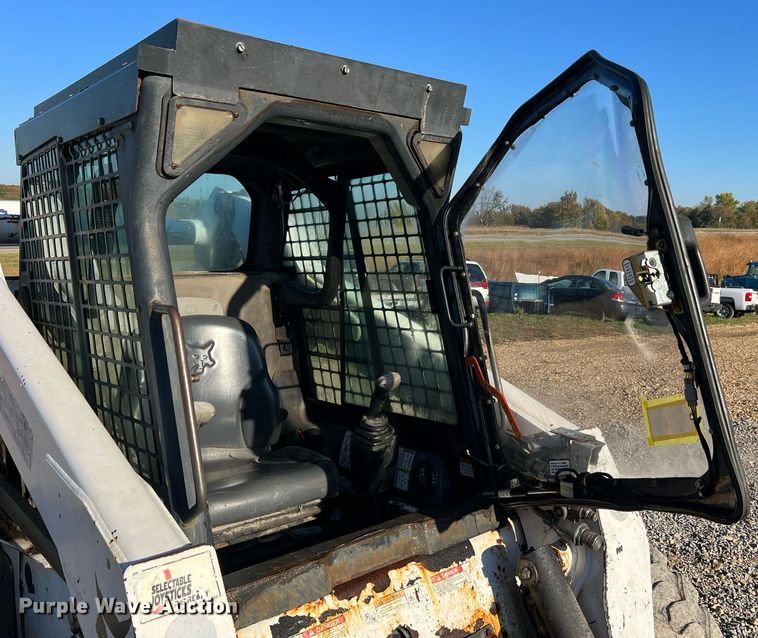 image for item NI9082 2008 Bobcat S300  skid steer loader