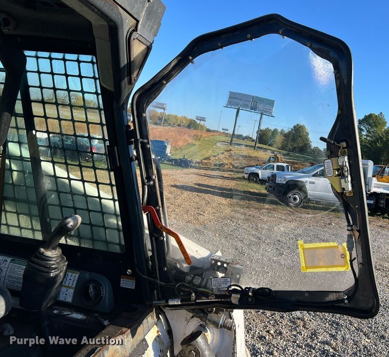 image for item NI9082 2008 Bobcat S300  skid steer loader