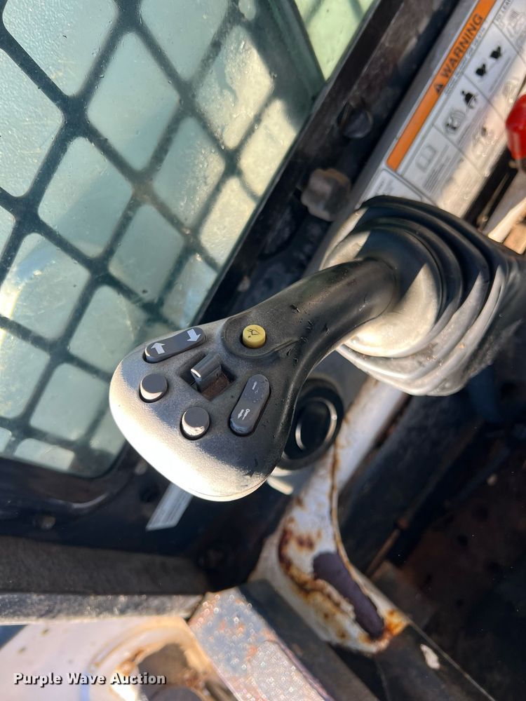 image for item NI9082 2008 Bobcat S300  skid steer loader