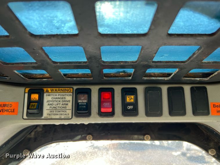 image for item NI9082 2008 Bobcat S300  skid steer loader