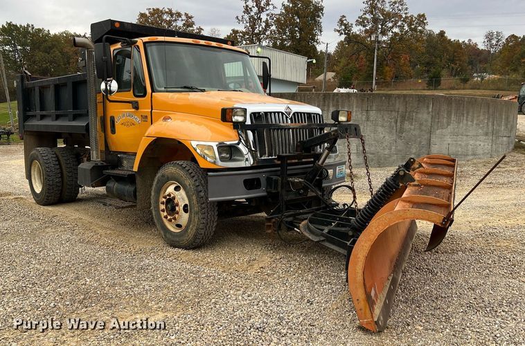 image for item NI9088 2005 International 7400  dump truck