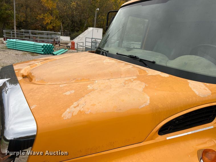 image for item NI9088 2005 International 7400  dump truck