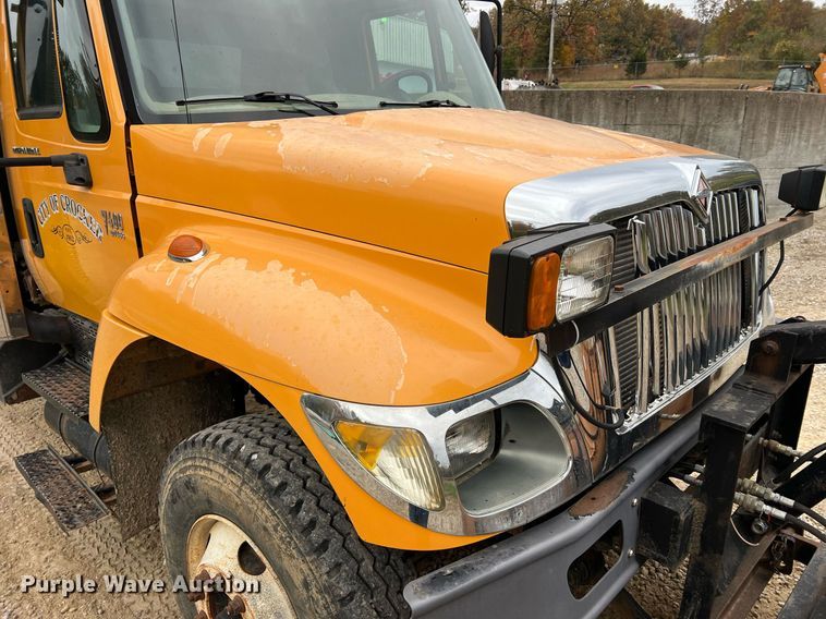 image for item NI9088 2005 International 7400  dump truck