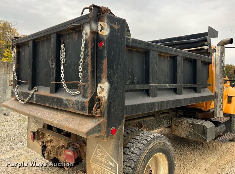 image for item NI9088 2005 International 7400  dump truck