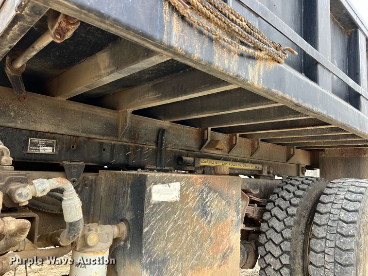 image for item NI9088 2005 International 7400  dump truck