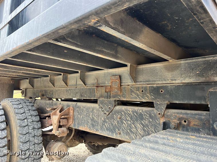 image for item NI9088 2005 International 7400  dump truck