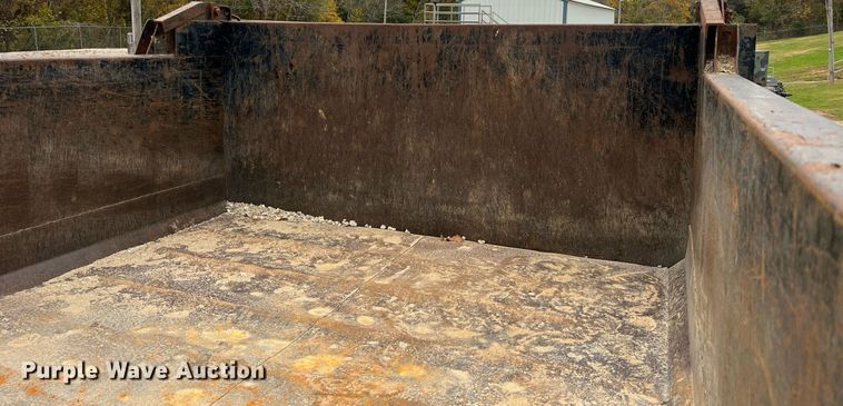 image for item NI9088 2005 International 7400  dump truck