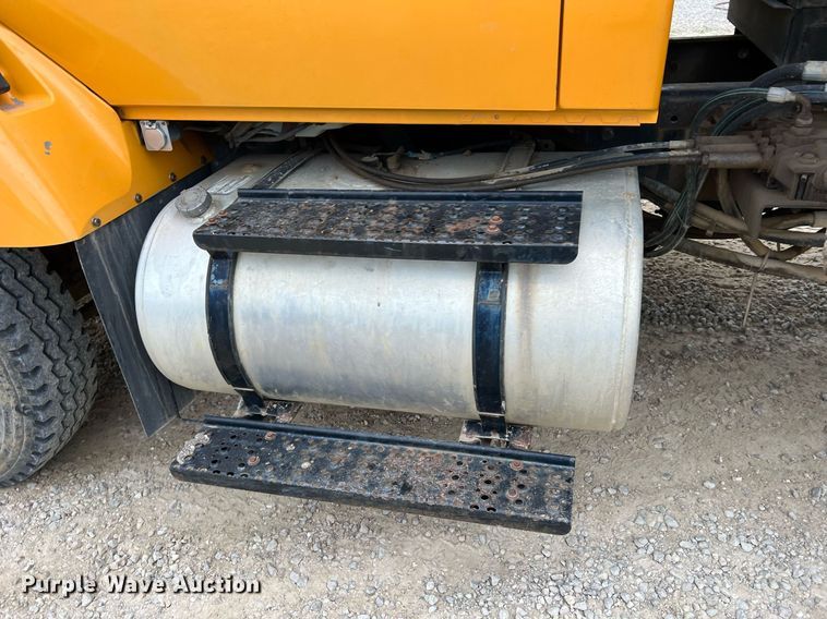 image for item NI9088 2005 International 7400  dump truck