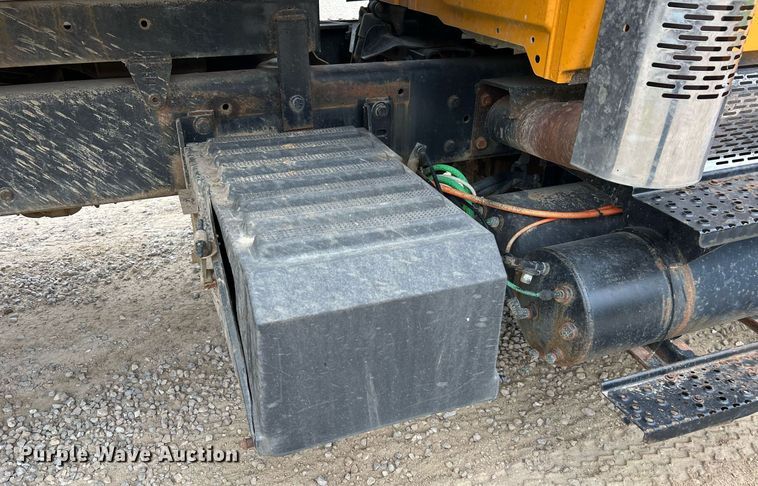 image for item NI9088 2005 International 7400  dump truck