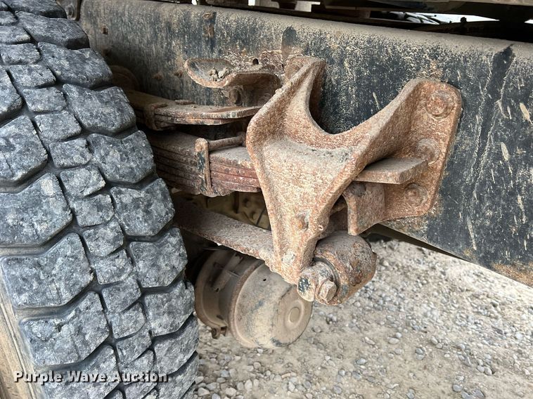 image for item NI9088 2005 International 7400  dump truck