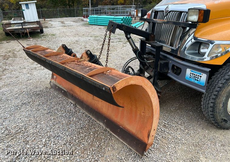 image for item NI9088 2005 International 7400  dump truck