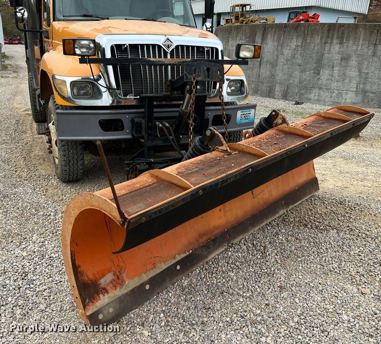 image for item NI9088 2005 International 7400  dump truck