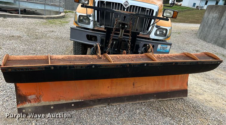 image for item NI9088 2005 International 7400  dump truck