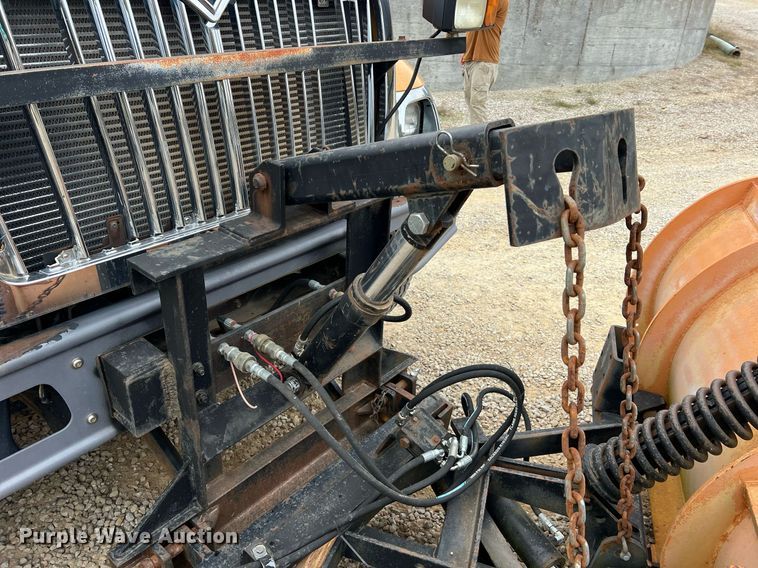 image for item NI9088 2005 International 7400  dump truck