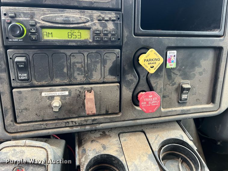 image for item NI9088 2005 International 7400  dump truck