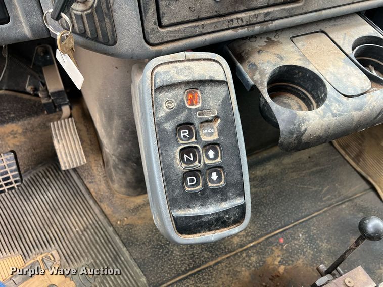 image for item NI9088 2005 International 7400  dump truck