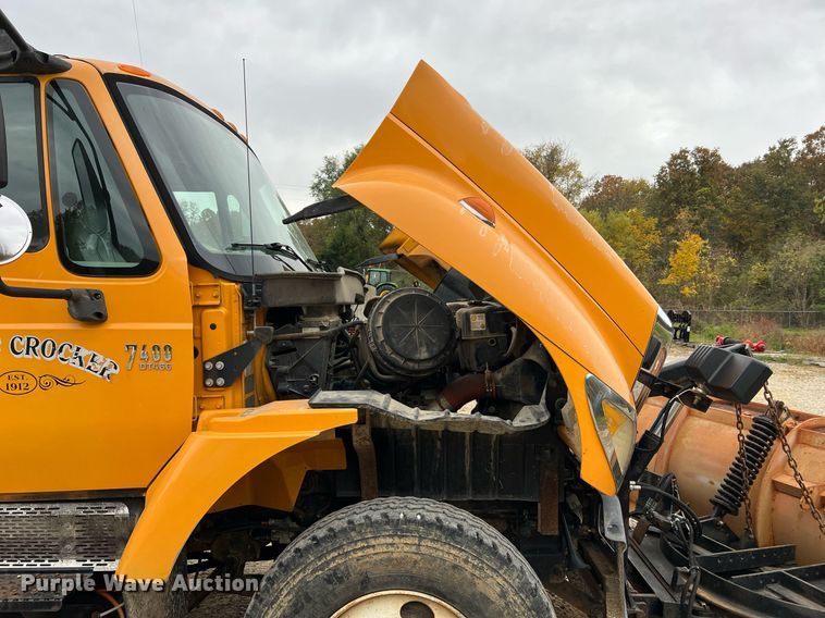 image for item NI9088 2005 International 7400  dump truck