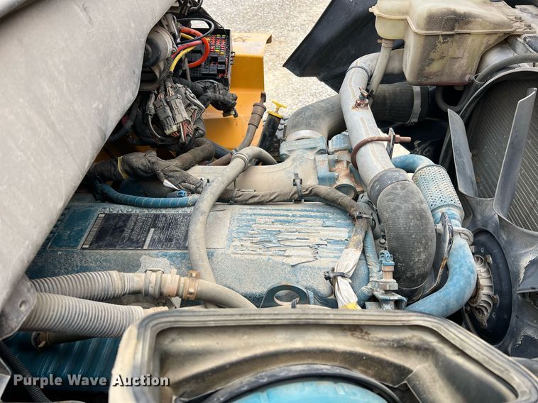 image for item NI9088 2005 International 7400  dump truck