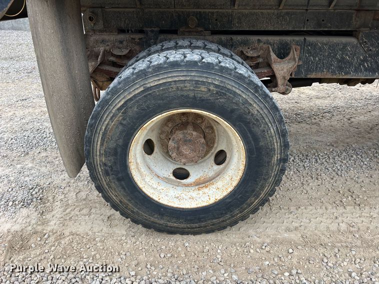 image for item NI9088 2005 International 7400  dump truck