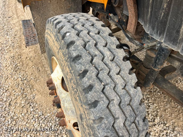 image for item NI9088 2005 International 7400  dump truck