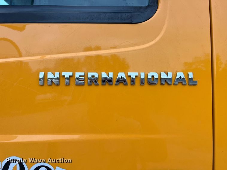 image for item NI9088 2005 International 7400  dump truck