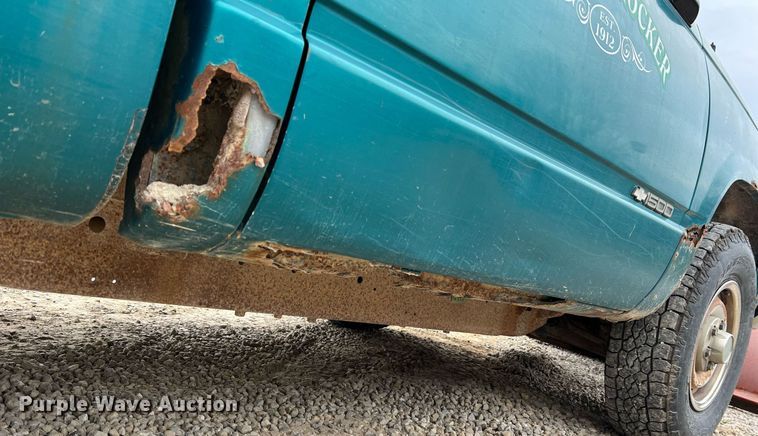 image for item NI9089 1994 Chevrolet Cheyenne 1500  pickup truck