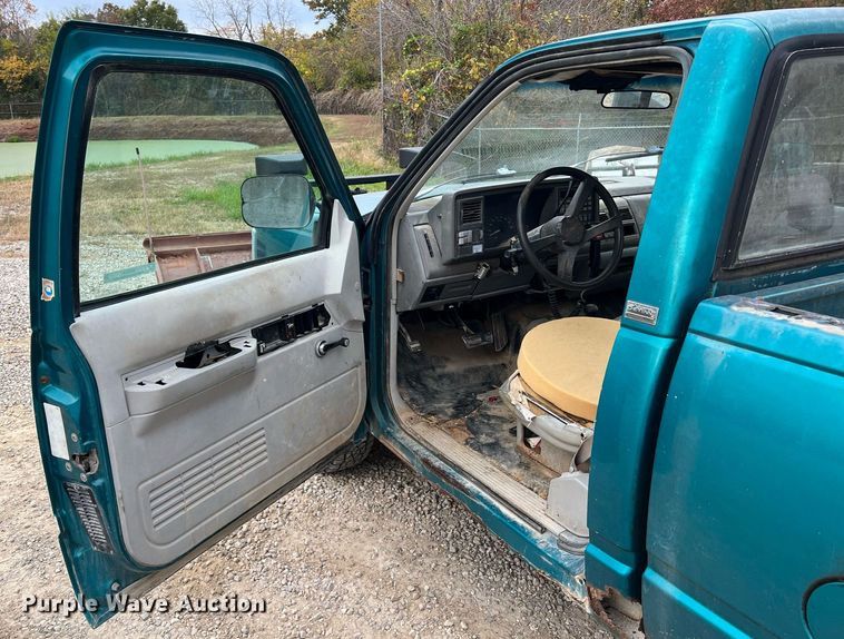 image for item NI9089 1994 Chevrolet Cheyenne 1500  pickup truck