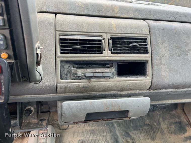 image for item NI9089 1994 Chevrolet Cheyenne 1500  pickup truck