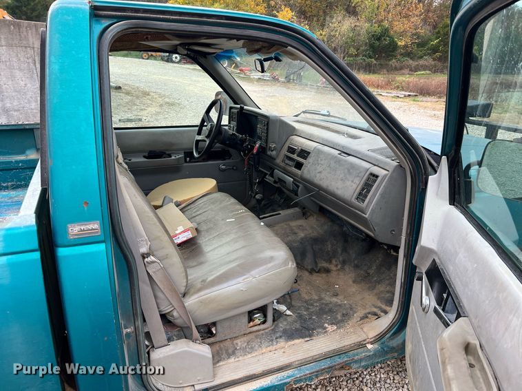 image for item NI9089 1994 Chevrolet Cheyenne 1500  pickup truck