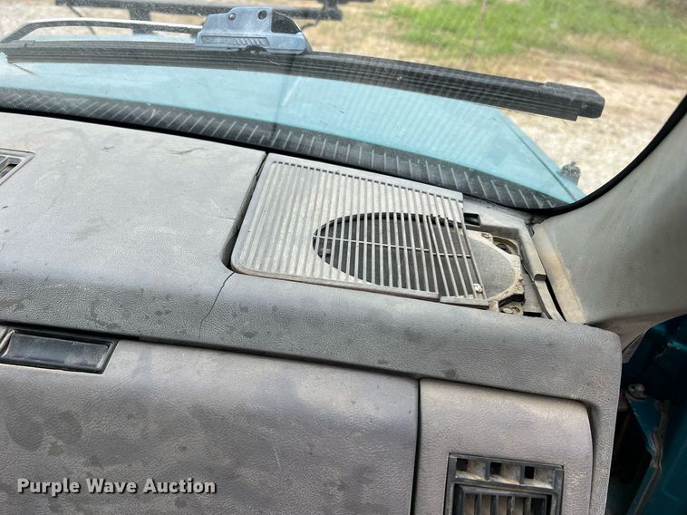 image for item NI9089 1994 Chevrolet Cheyenne 1500  pickup truck