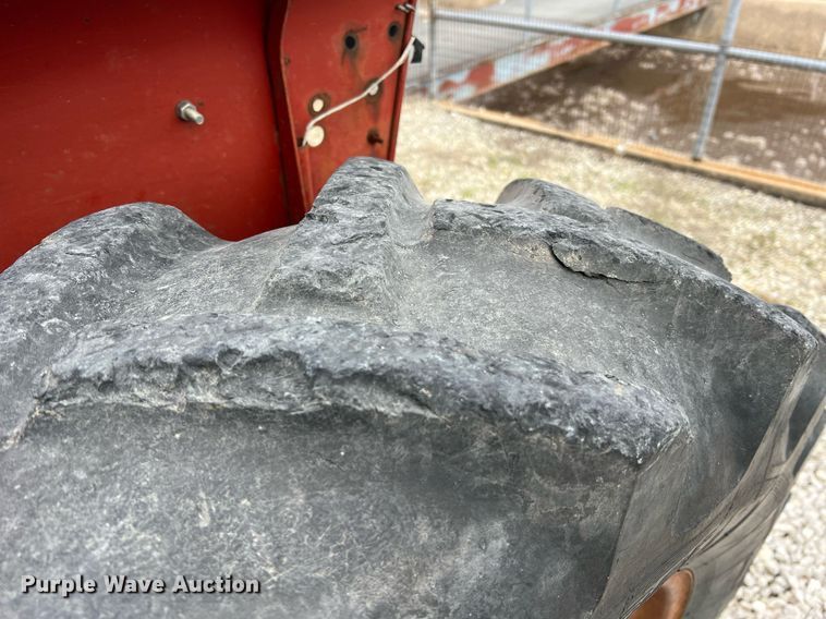 image for item NI9092 International 444  tractor