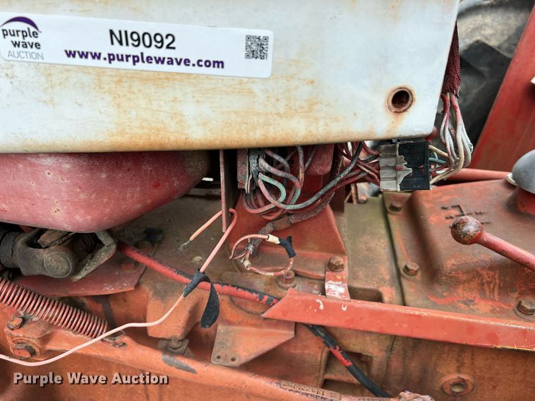 image for item NI9092 International 444  tractor