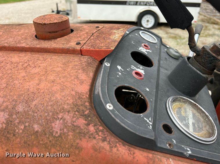 image for item NI9092 International 444  tractor