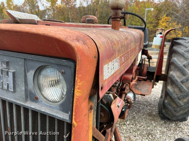 image for item NI9092 International 444  tractor