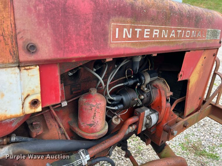 image for item NI9092 International 444  tractor