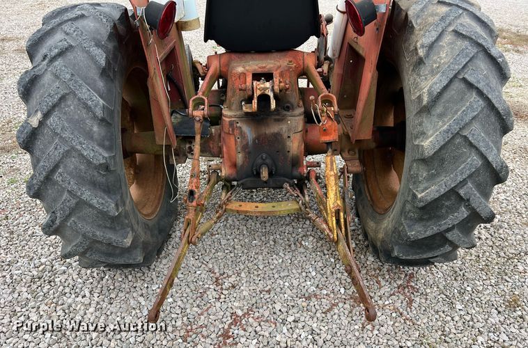 image for item NI9092 International 444  tractor