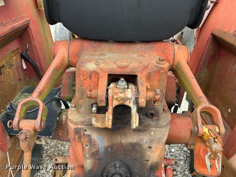 image for item NI9092 International 444  tractor